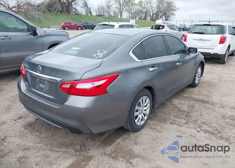 2017 Nissan Altima 2.5 S z USA, uszkodzony, nr VIN 1N4AL3AP8HN364874